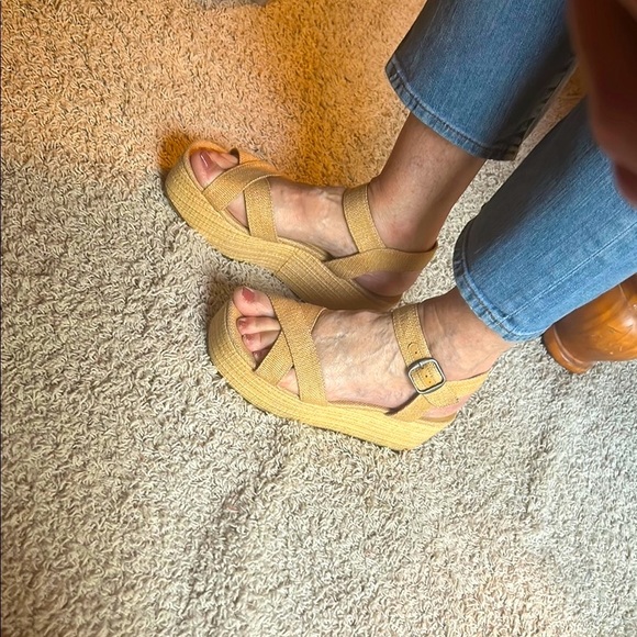 Lucky Brand Tan Wedge Jute Platform Sandals Criss-Cross Straps & Ankle Buckle 9M - Picture 3 of 14